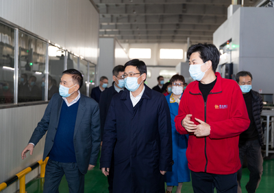 潘銀浩在開(kāi)展&ldquo;助企開(kāi)門(mén)紅&rdquo;活動(dòng)時(shí)強(qiáng)調(diào)要確保一季度&ldquo;開(kāi)門(mén)紅&rdquo;&ldquo;開(kāi)門(mén)穩(wěn)&rdquo;